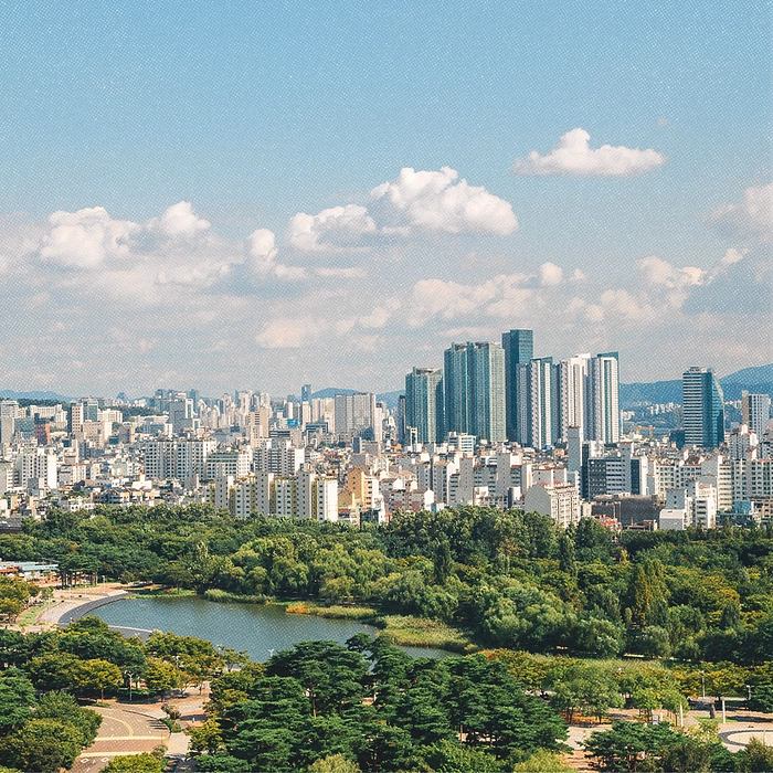 Vue panoramique sur la ville de Séoul et la forêt verte depuis Sky Park en Corée.